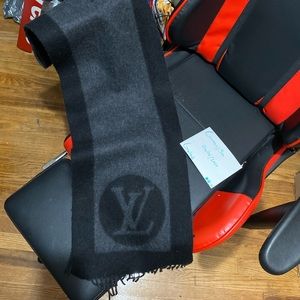 Black Louis Vuitton Scarve